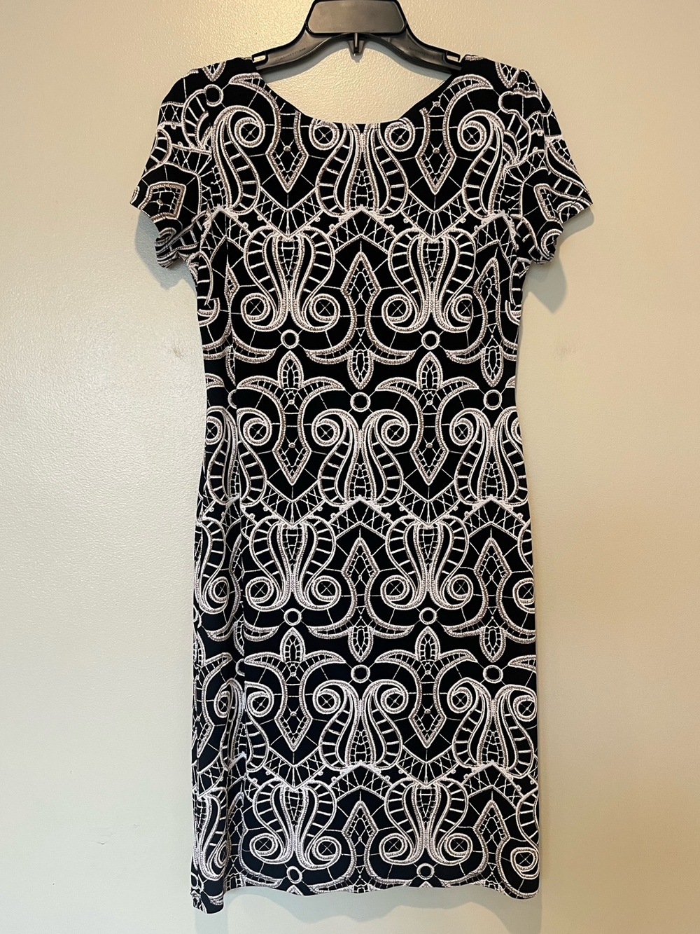 Ronni Nicole Studio Patterned Short Sleeve Sheath Dress